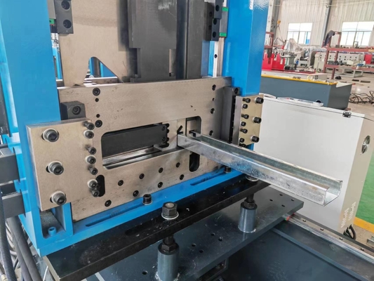 G350 G550 2,4 mm pełny profil ze stali ocynkowanej ze stali ocynkowanej C / Z Płatew Maszyna do formowania rolek