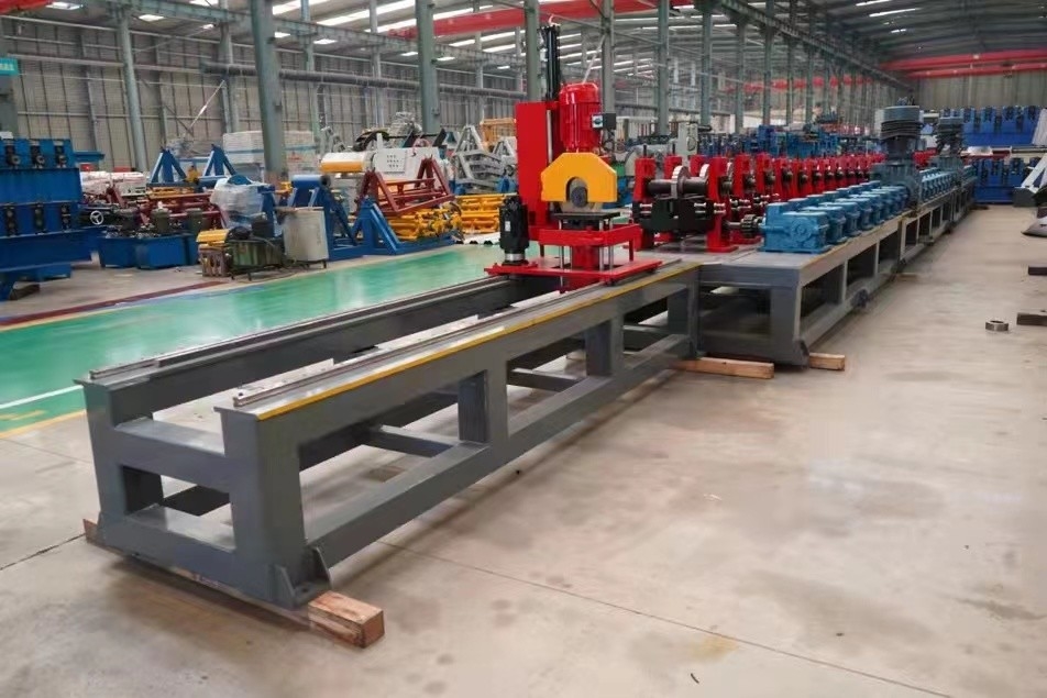 Maszyna do formowania rolek Unistrut z kanałem C 8-15 m / min do obsługi paneli słonecznych