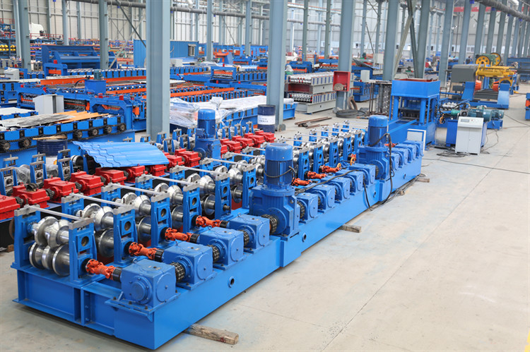 W Profile Highway Guardrail Roll Forming Machine 380v 50hz Dwie fale Trzy fale
